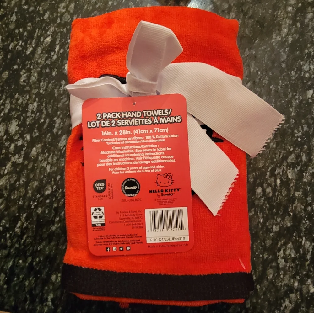 Hello Kitty Valentine's Day Hand Towels - Picture 3 of 3